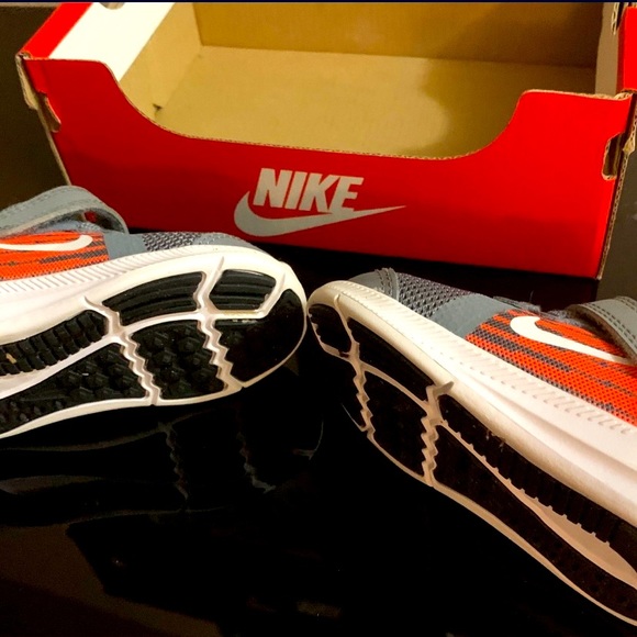 Toddler Nike Sneakers New in box - Picture 2 of 2